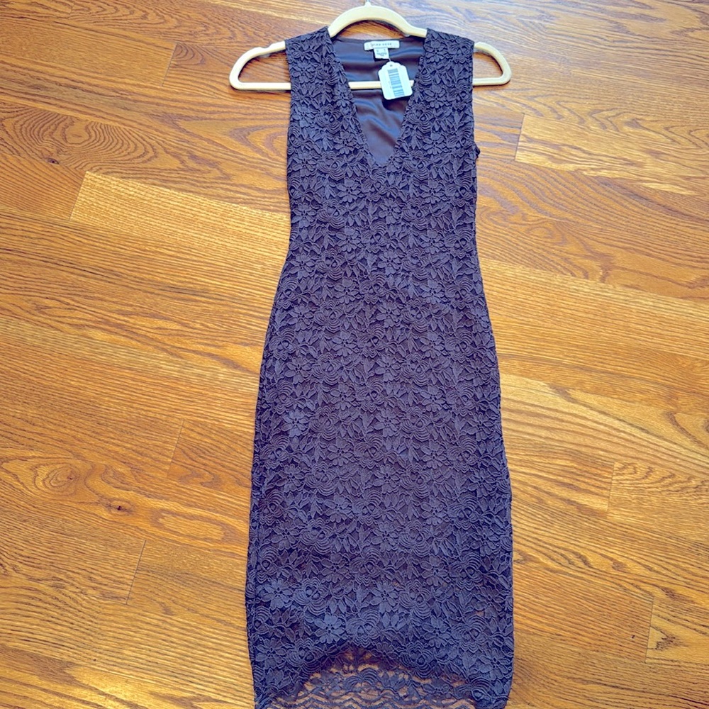 NWT fitted midi dress fully lined fits like a glove size small